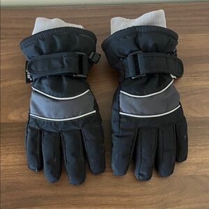 Kids Black Winter Gloves